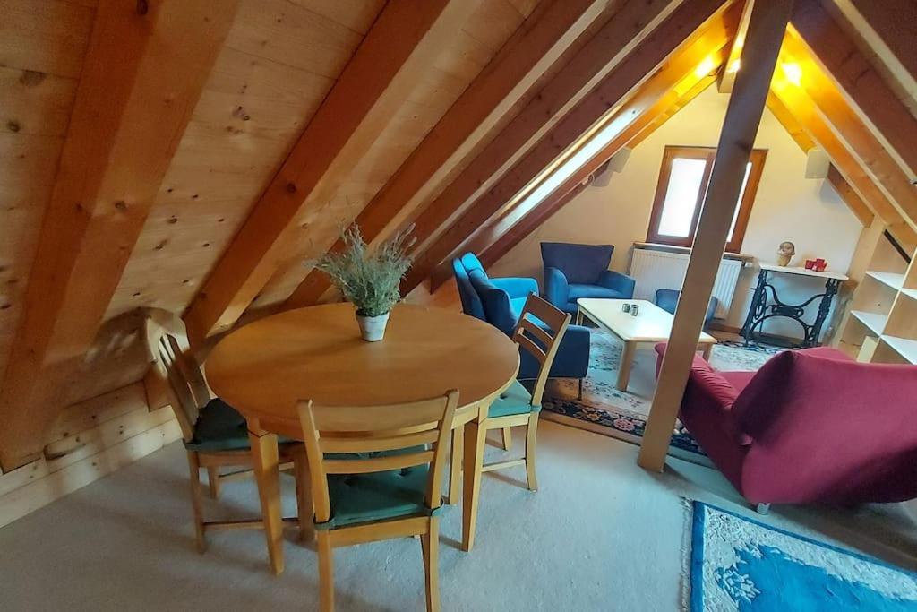 Gemuetliche Ferienwohnung Auf 2 Etagen Mit Dachterrasse 반겐임알가우 외부 사진